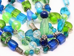 Vintage Necklace Blue Green Beaded Crystal Art Glass D5382