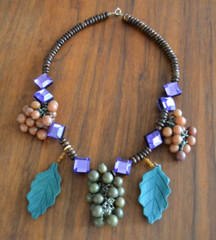 Statement Necklace Wood Beads Leaves Purple Resin Cubes Metal Vtg ARTSY GRAPES