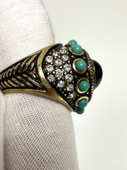 VINTAGE HEIDI DAUS BLACK, RHINESTONE, LIGHT BLUE ACCENTED SIZE 7.5 RING N223