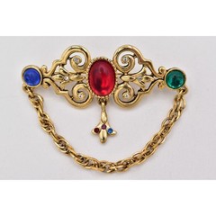 AJC Vintage Victorian Cabochon Pin Brooch Antiqued Gold Chain Signed 1980s BinBP