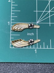 Vintage 1.1” Light Gold Tone Metal Drop Earrings