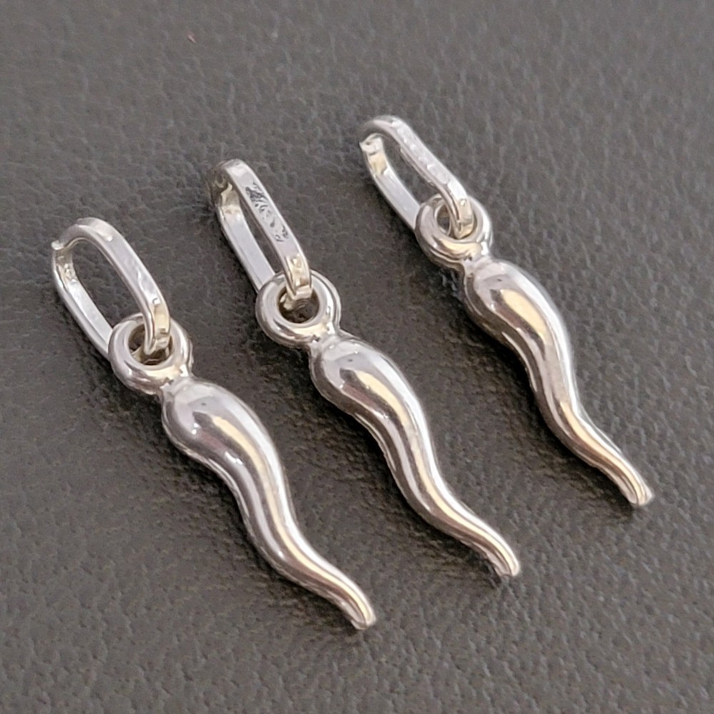 Italian Horn Pendant 925 Sterling Silver .75″ Long Good Luck Amulet NOS Vtg 90s