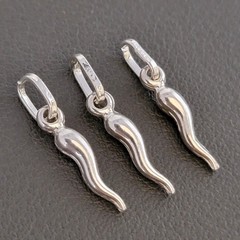 Italian Horn Pendant 925 Sterling Silver .75″ Long Good Luck Amulet NOS Vtg 90s