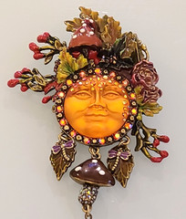 Kirks Folly Seaview Moon Autumn Harvest Mushroom Leaf Crystal Dangle Brooch Pend
