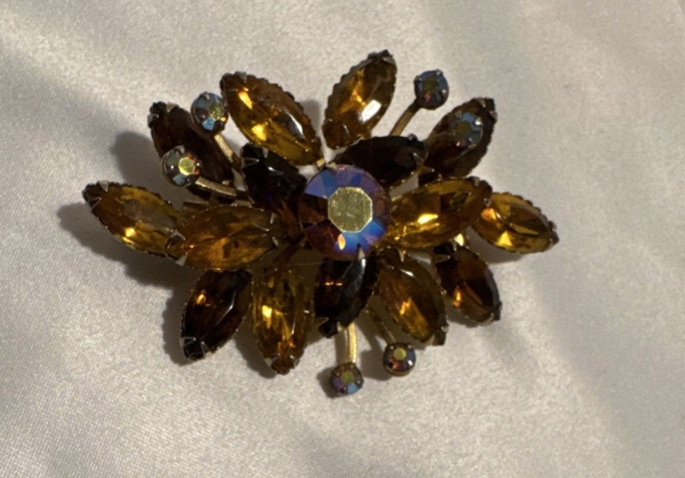 Vintage Juliana Borealis Gold Glass Cluster Flower Brooch Pin by Juliana D & E