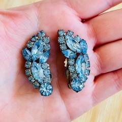 VTG blue Marquise Crystal rhinestone Earrings clip Retro Jeweled Estate 50s