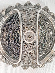 Silver Toned Beehive Compartment Ring Size 6 – 14.86 grams – Intricate Detail