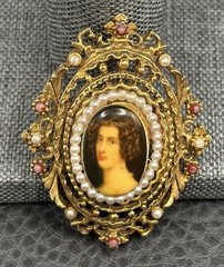 Vintage Signed ART Gold Tone Lady Cameo Brooch Portrait Pin Faux Seed Pearls