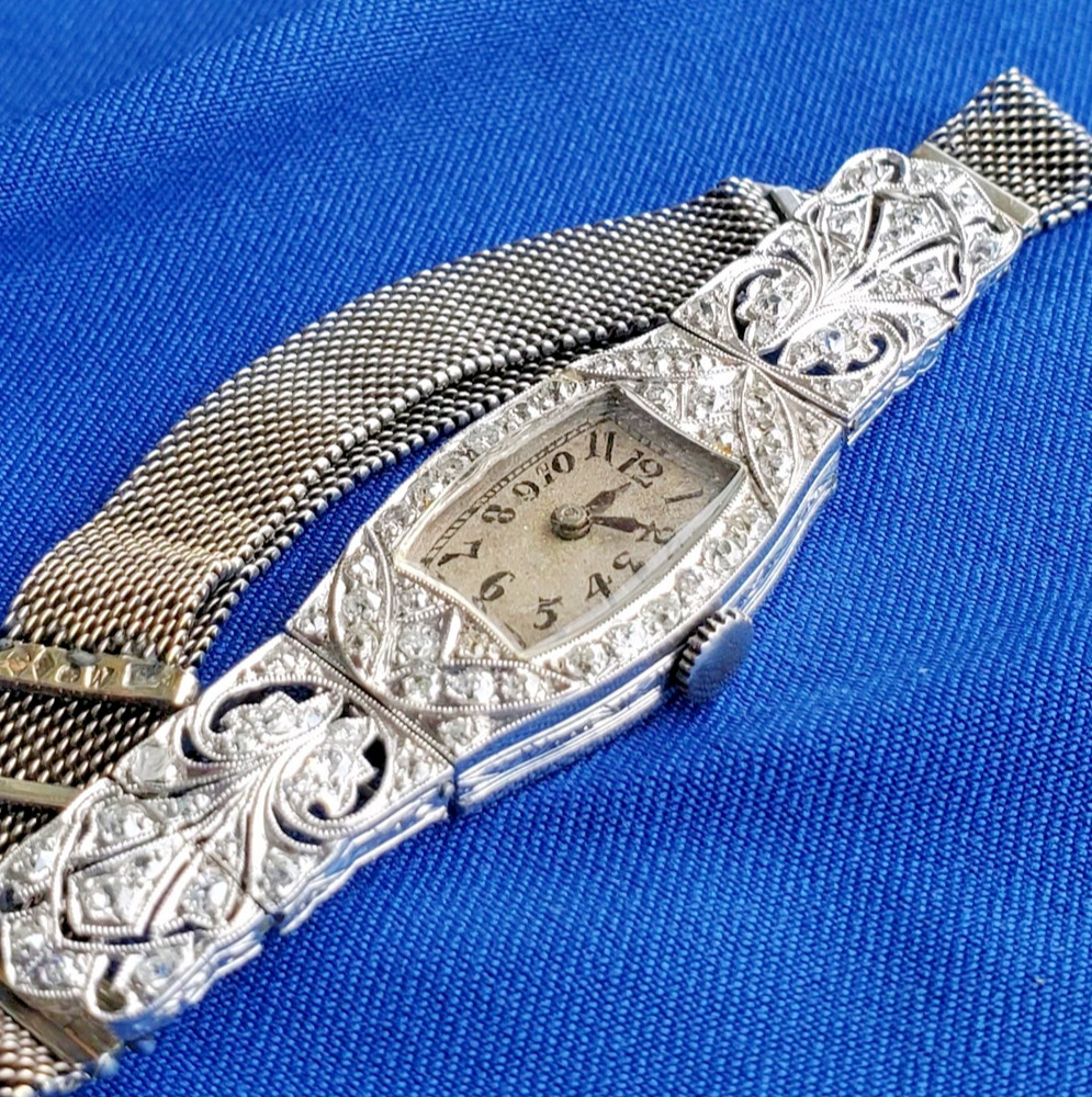 Original EARTH MINED DIAMOND ART Deco Ladies Watch Vintage Solid PLATINUM Case