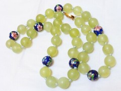 CHINESE VINTAGE CLOISONNE JADE 12mm BEADED NECKLACE, SILVER CLASP
