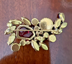 VTG. SIGNED WEISS PURPLE & PINK RHINESTONE BROOCH / RARE FANTASY INVERTED STONE