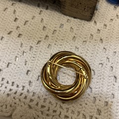 Vintage Gold Tone Circular Stacked Pinwheel Brooch 1 .5 Inches