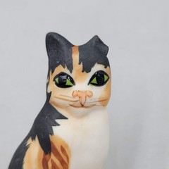 Vintage Ceramic Handpainted Calico Kitty Cat Brooch* 3.5″