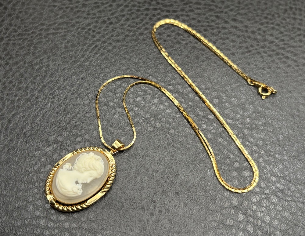 Vintage Victorian Revival Lady Cameo Pendant Gold Plated 23” Chain Necklace