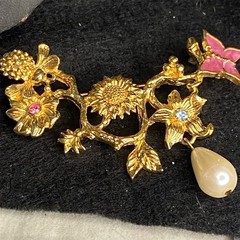 Vintage Avon Garden of Eden Floral Vine Bee Butterfly Brooch Pin Pearl