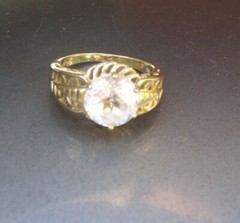 Beautiful 14K Yellow Gold & White Gemstone Ring 5.2 grams Size 8.25 STS