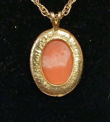 Vintage Cameo Necklace on 23″ Gold Tone Chain