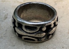 ⚜️ VINTAGE 70s GOTHIC 925 STERLING SILVER Wide Band ARTISAN Ring ESTATE FIND ⚜️