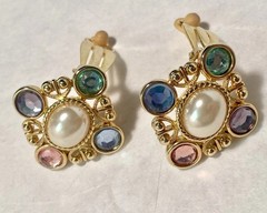 Lady Remington VTG Gold Tone Multicolor Crystal Pearl Clip Earrings 1” NOS Gift