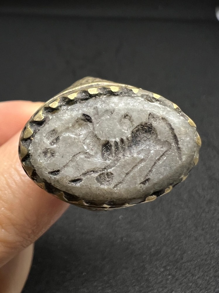 Rare Ancient Ring With White Carved Stone Eastern King Motif Antique Size 9.5 US