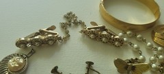 Mixed Lot Of 23 Vintage Jewelry Pieces Many Signed