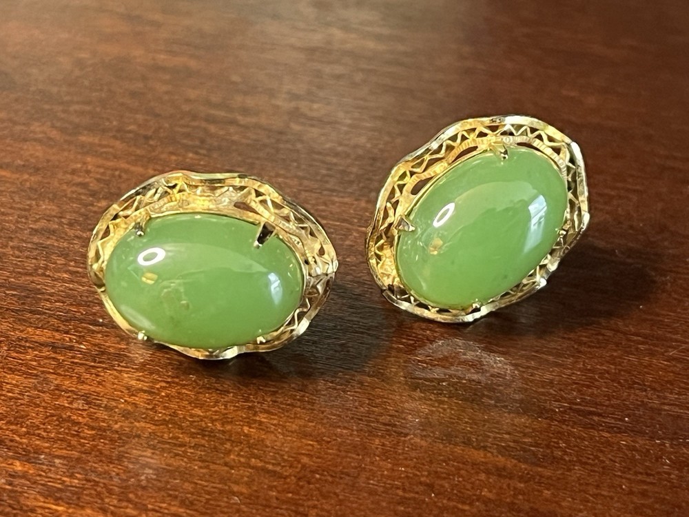 Sorrento 12kt Gold Filled Jade Stone Screw Back Earrings Vintage