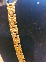 Avon necklace and bracelet book link or x and o. Vintage. Goldtone