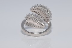 New Made 18k Gold Natural Tapered Baguette Cut Diamond Decorated Ring