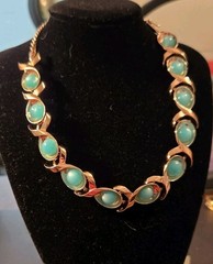 Vintage Lisner Aqua Cabochon/Goldtone Necklace/Bracelet Set