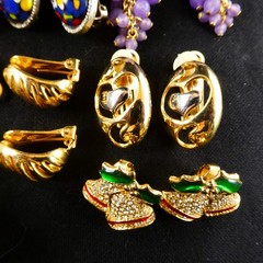 Vintage Clip On Earrings Lot 20 Pairs Retro Jewelry Floral Grape Cluster Enamel