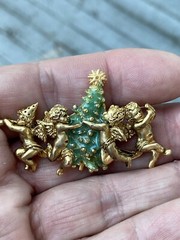 I Am Edgar Berebi Vintage All In A row Angels Christmas Angels , Christmas Pin