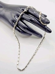 Vtg Necklace signed NAPIER Silver Tone w/Barrel shaped links 16″ to 18″ length