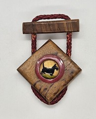 Vintage SCOTTIE Scotty Brooch pin Reverse Intaglio Bakelite Wood Braided Leather