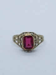 Charming Antique Victorian 14K Yellow Gold Sythetic Ruby Filligree Ring Size 5