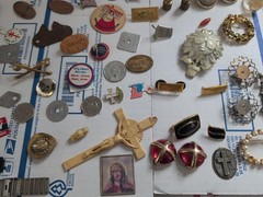 MASSIVE Lot Of Vintage JEWELRY Over 100 Pieces, Comes With Plastic Case ~ #327
