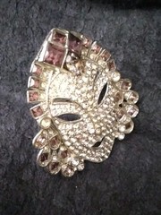 ASIAN PRINCESS FUR PIN PRECIOUS METAL VINTAGE MAZER WALLER CLASP