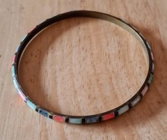 Vintage Jewelry Colorful Rectangular Dyed Shell Inlays on Brass Bangle Bracelet