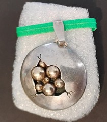 14kt Gold and Sterling Silver ”Bird’s Nest” Pendant in Excellent Condition