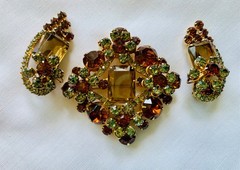 Stunning Juliana Brooch, Earrings – Flower Sets