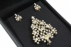 Eisenberg Ice Designer Rhinestone Faux Pearl Christmas Tree Brooch Earrings Set