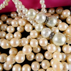 Huge Vintage Faux Pearl Jewelry Lot 4 lbs 30 Necklaces Bracelets 40 Piece Lot