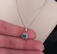 Vintage 0.30ct Colombian Emerald 0.18ct Diamond Platinum Chain Necklace