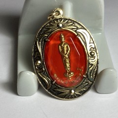 VINTAGE OVAL BUDDHA NECKLACE PENDANT TWO-SIDED FACETED GOLDTONE RED PINK