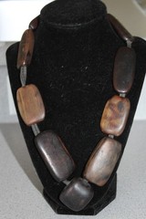 VTG BEAUTIFUL Gerda Lynggaard Monies Wood & Leather Necklace ORG TAG 21″ Long