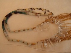 VINTAGE 38″ GLASS STONE AND CHAIN PENDANT NECKLACE #S