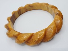 Butterscotch Bakelite Bangle Bracelet Vintage Carved Marbled Chunky Tested 7.5″
