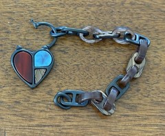 Vintage Nine West Lucite & Black Metal Chain Multi Color Heart Bracelet 7.5”