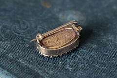 TINY ANTIQUE GEORGIAN ENGLISH 9K GOLD LOCKET PEARL MOURNING BROOCH PIN c1815