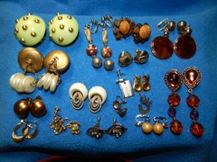 Vintage Costume Jewelry Lot EARRINGS 14 pairs + 3 unmatched