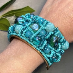 Vintage Cuff Bracelet M-L Brass Estate Jewelry Turquoise Microbead Art Glass